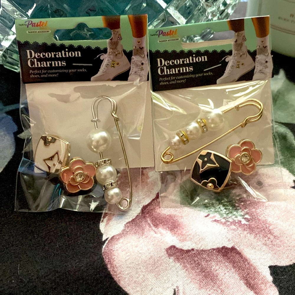Pins Charms
